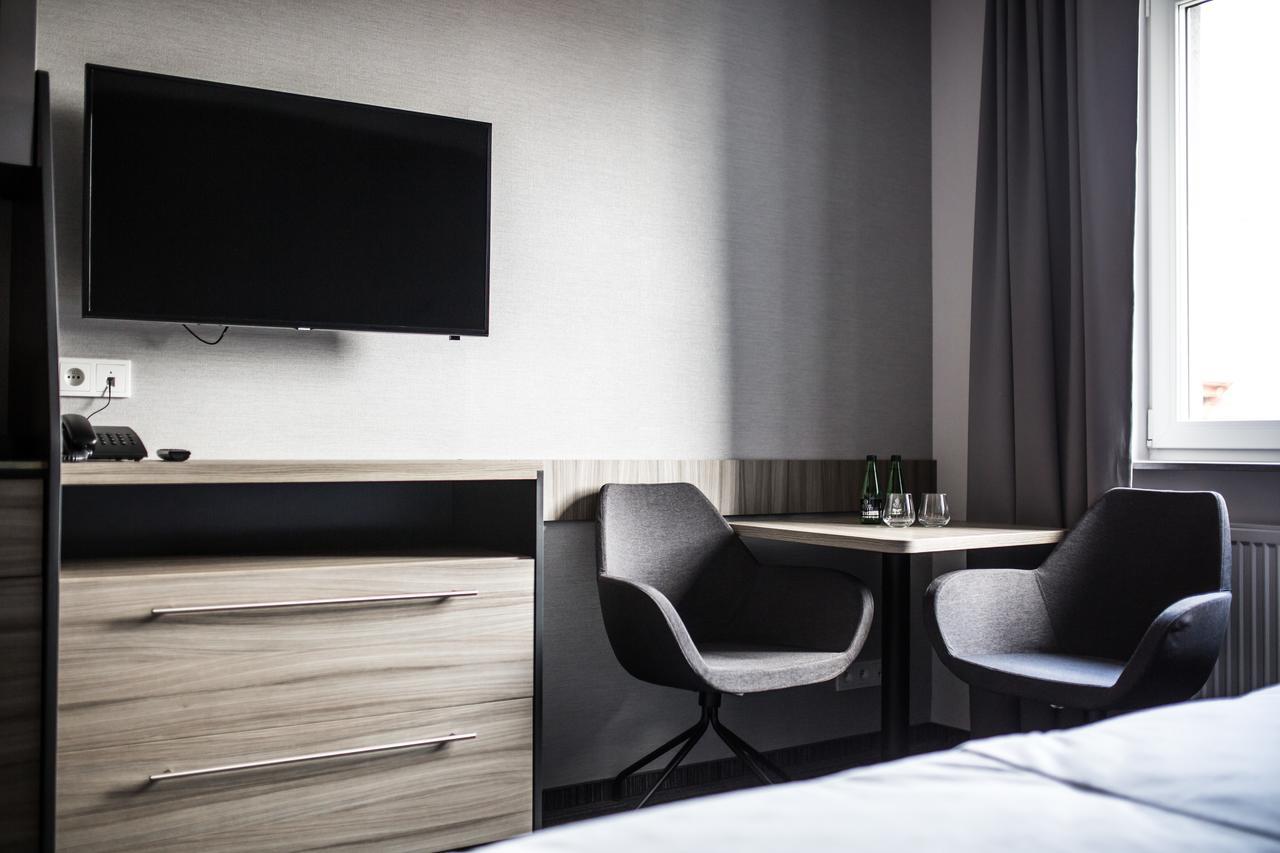 Hotel Mazurek Kolo  Bagian luar foto