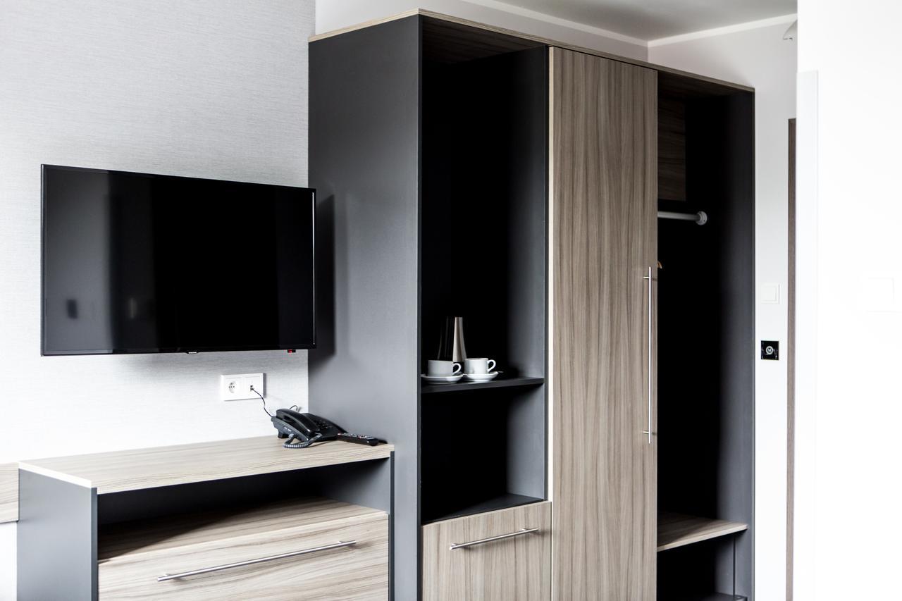 Hotel Mazurek Kolo  Bagian luar foto