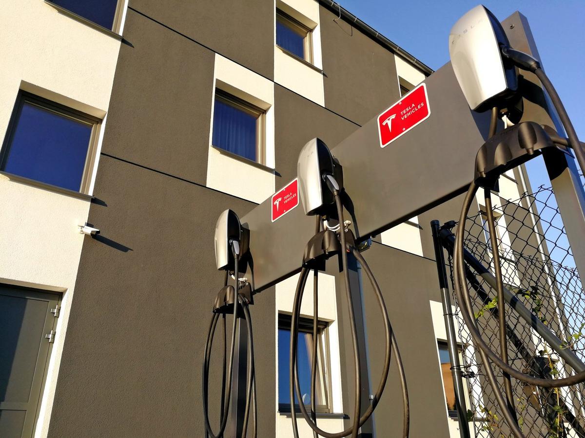 Hotel Mazurek Kolo  Bagian luar foto